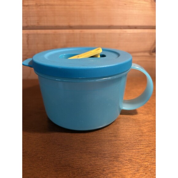 Tupperware Crystalwave Plus Soup Mug Microwavable Blue 2 cup Spill Proof  Work - Picture 1 of 4